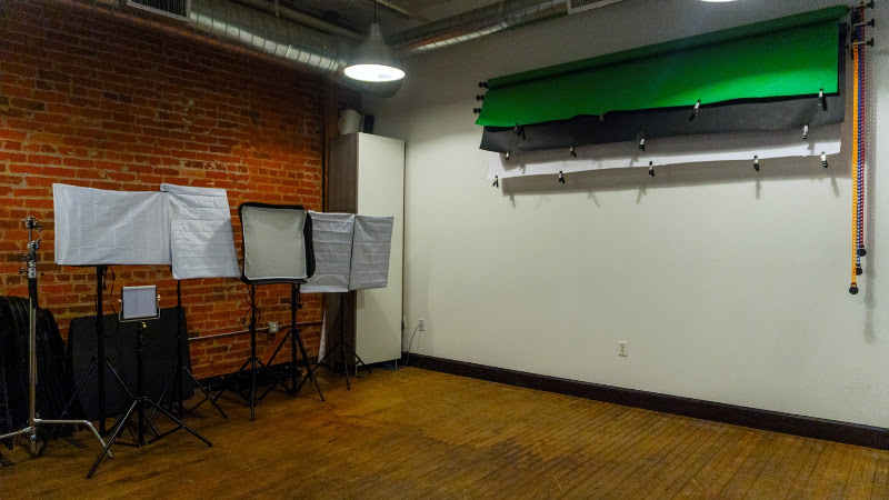 Back Dive Studio — Photography studio